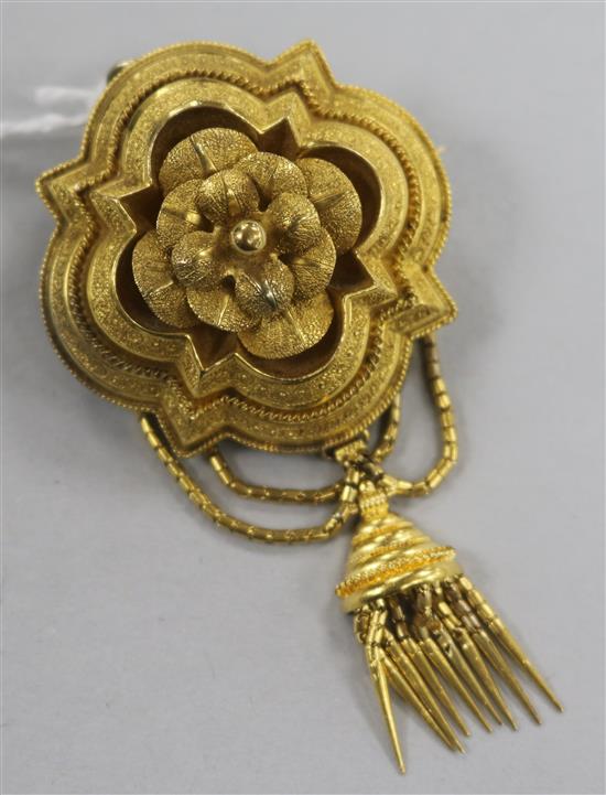 A Victorian 15ct gold tassel drop brooch, 7cm.